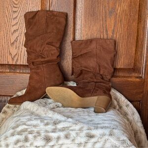 Maurice’s brown heeled boots